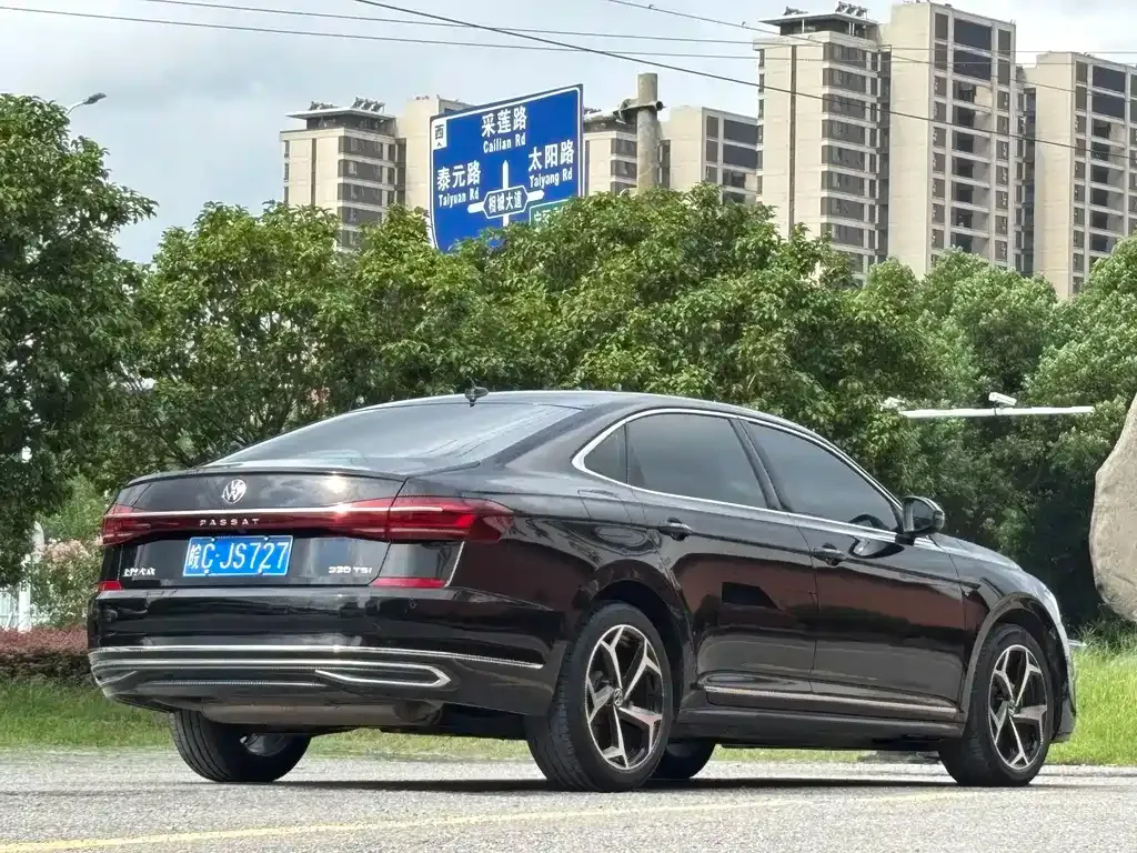 Volkswagen Passat — фото 10