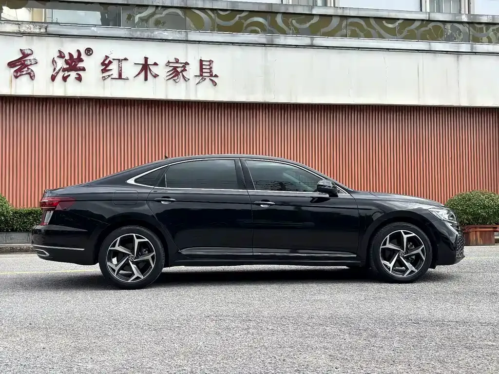 Volkswagen Passat — фото 9