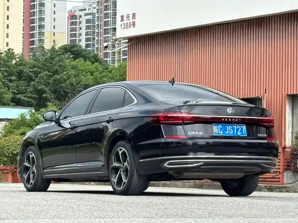 Volkswagen Passat — фото 3