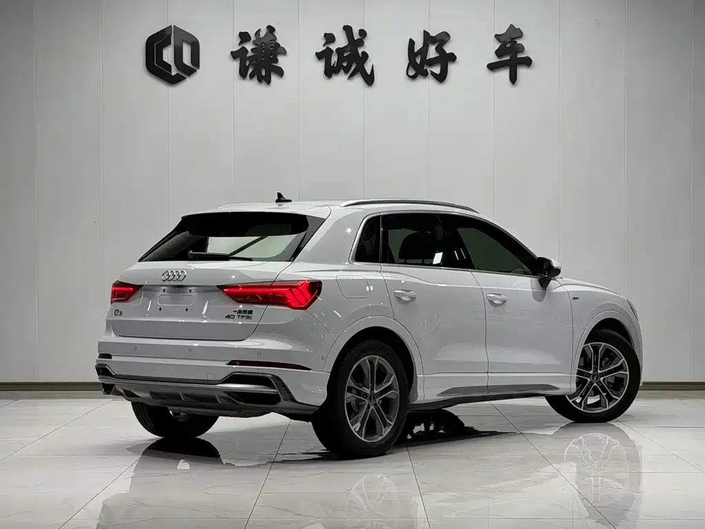 Audi Q3 — фото 8