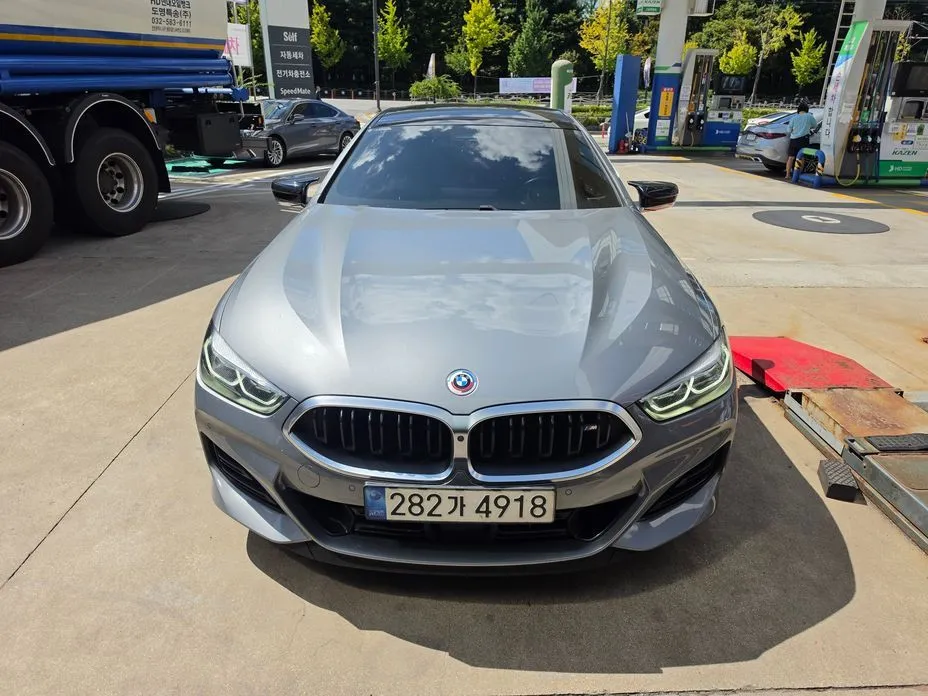 BMW 8-Series — фото 1