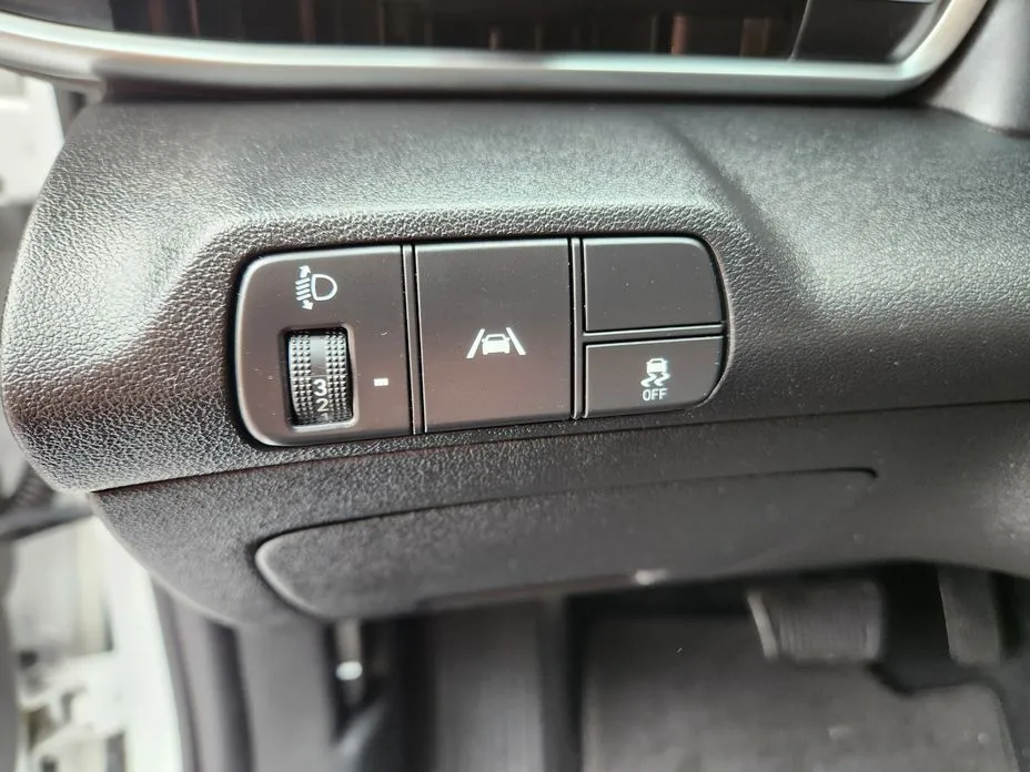Hyundai AVANTE — фото 4