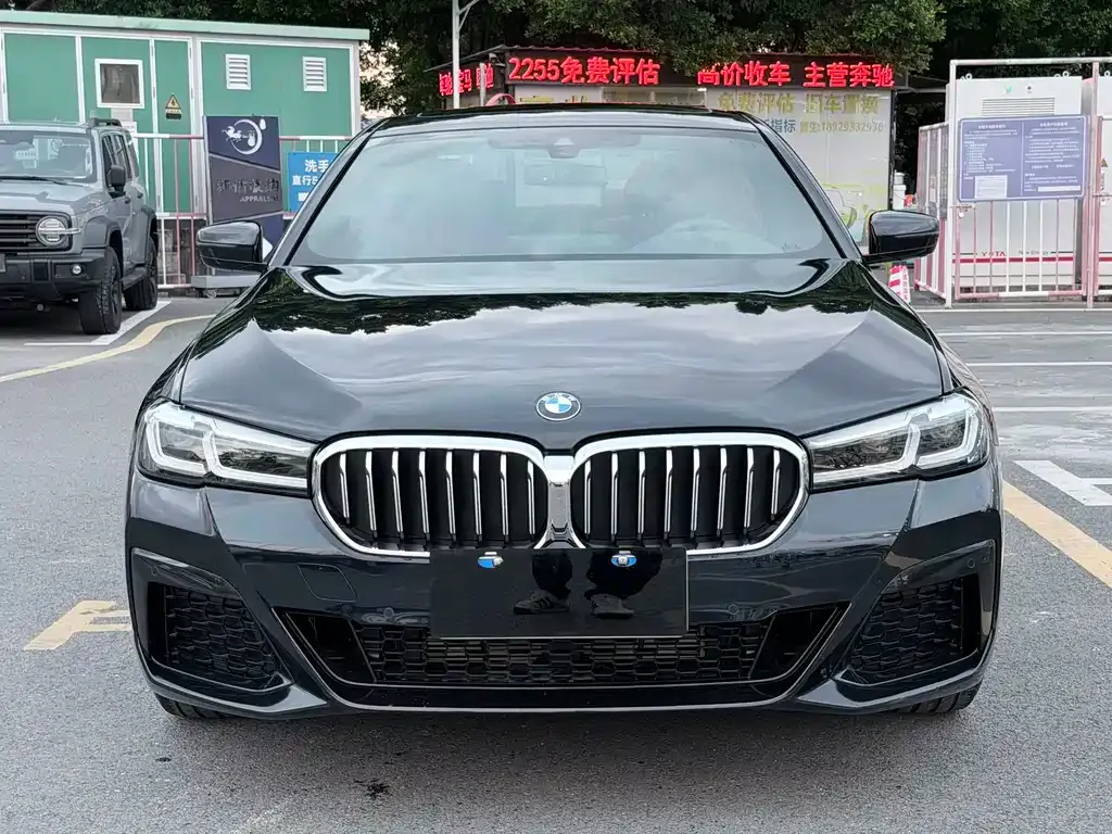 BMW 5 Series — фото 4