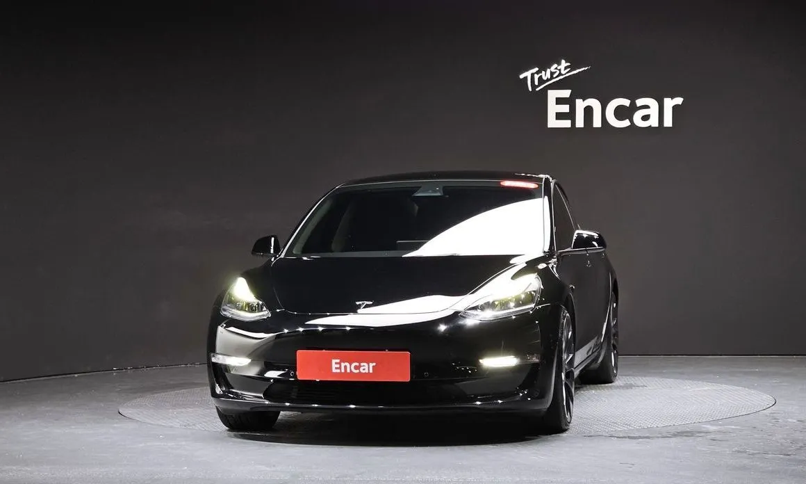 Tesla Model 3 — фото 4