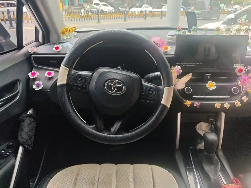 Toyota Corolla Cross — фото 7