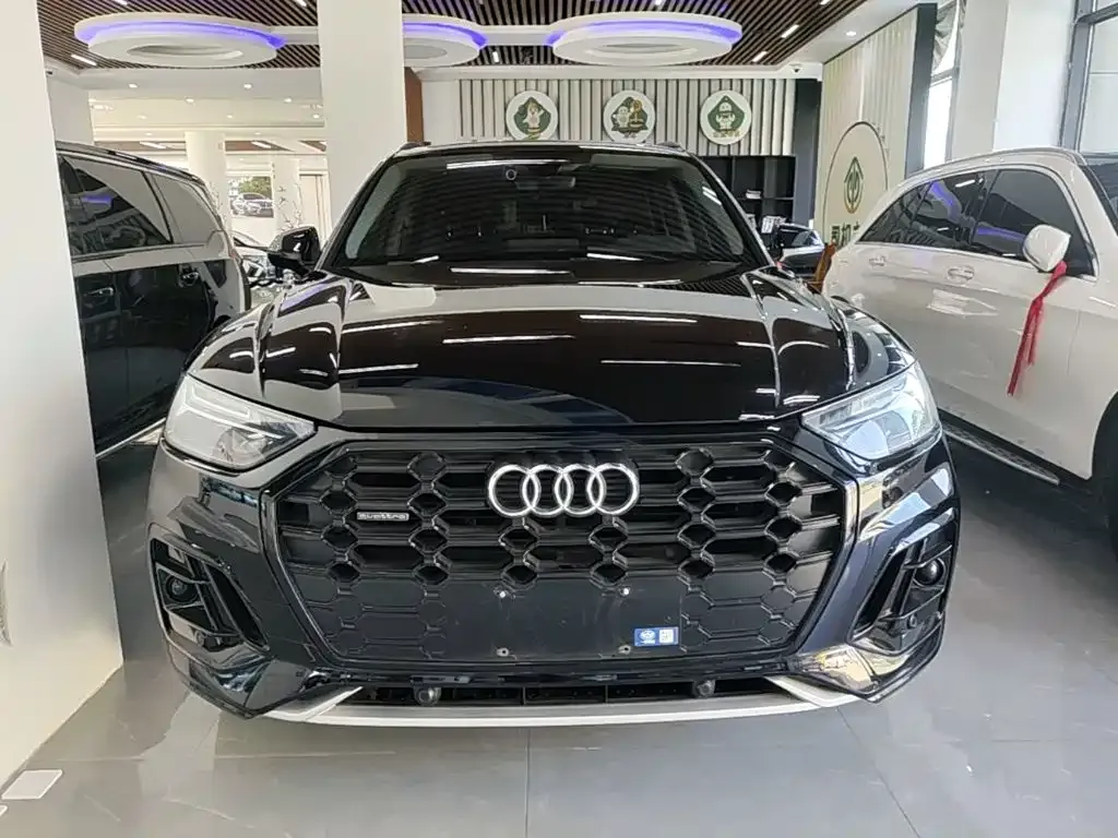 Audi Q5L — фото 2