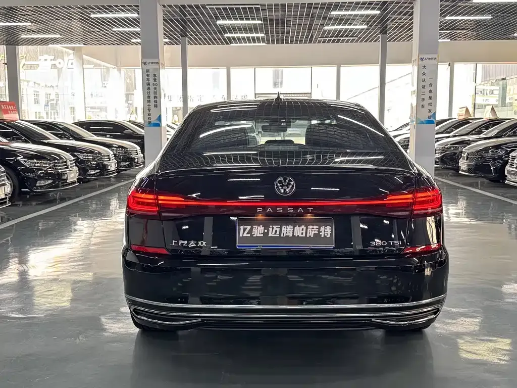 Volkswagen Passat — фото 8