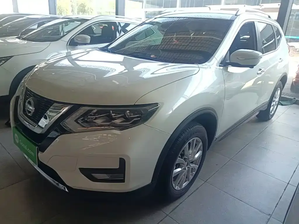 Nissan X-Trail — фото 1
