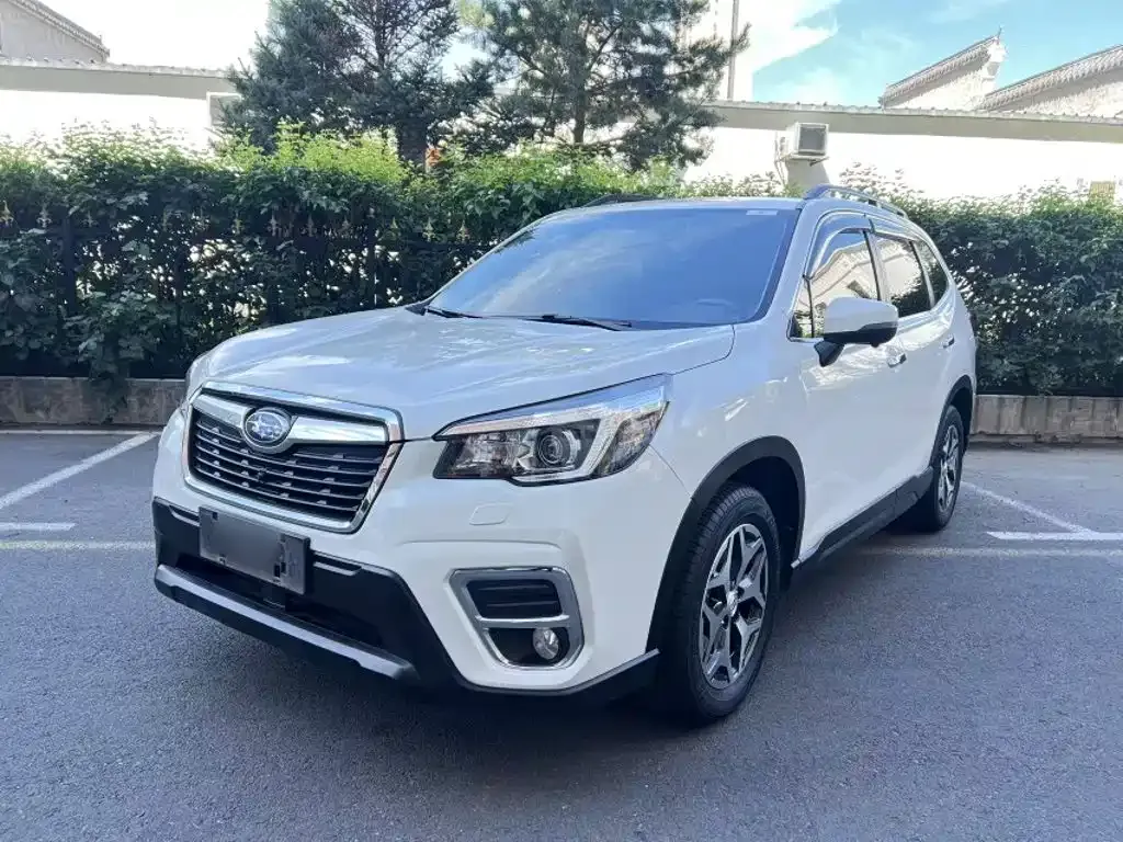 Subaru Forester — фото 1