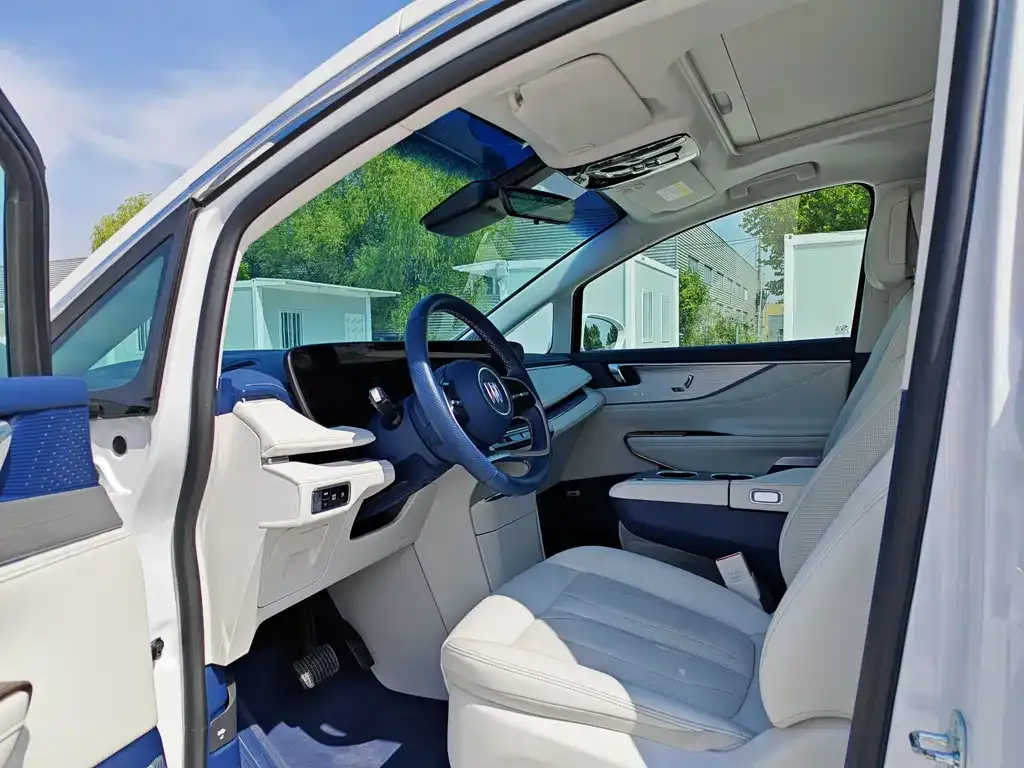 Buick GL8 Hybrid — фото 4
