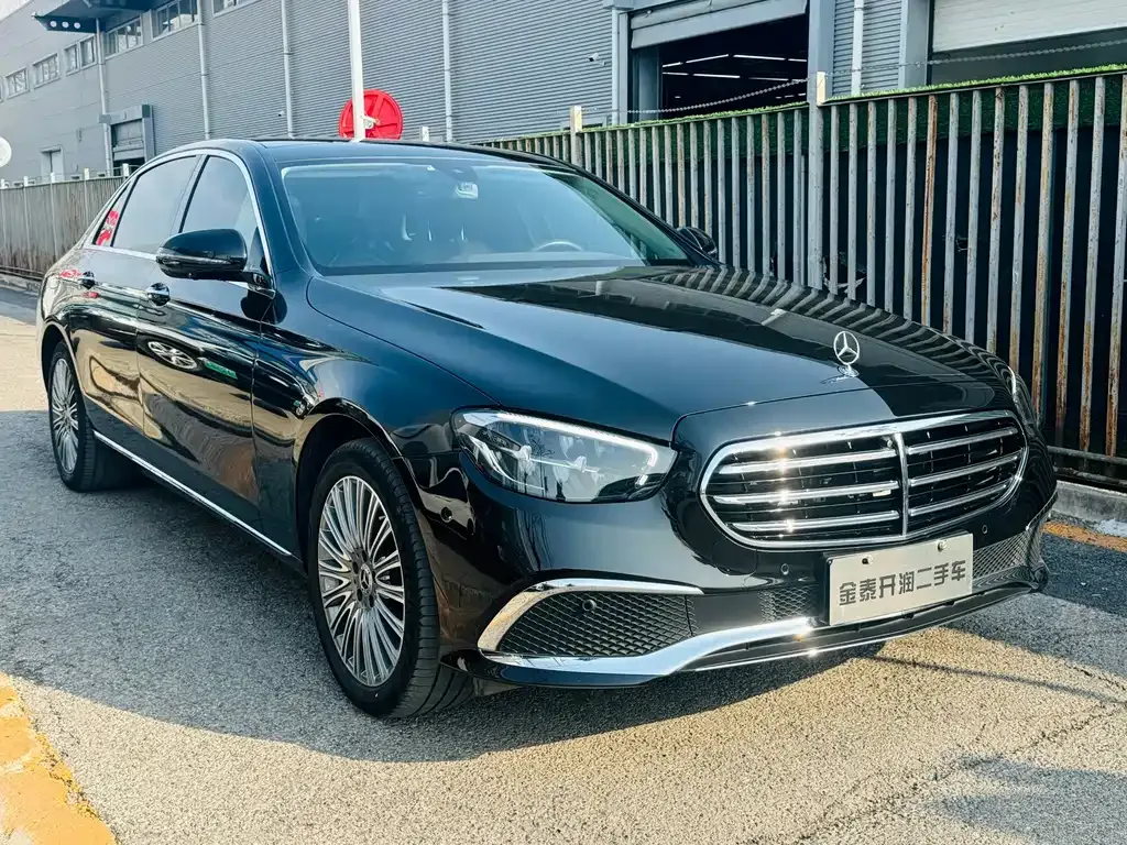 Mercedes-Benz E-Class — фото 8