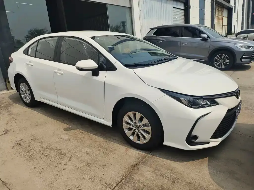 Toyota Corolla — фото 3