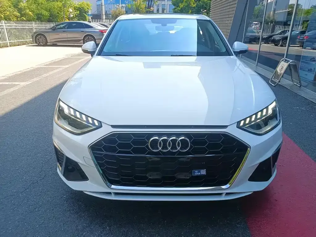 Audi A4L — фото 7