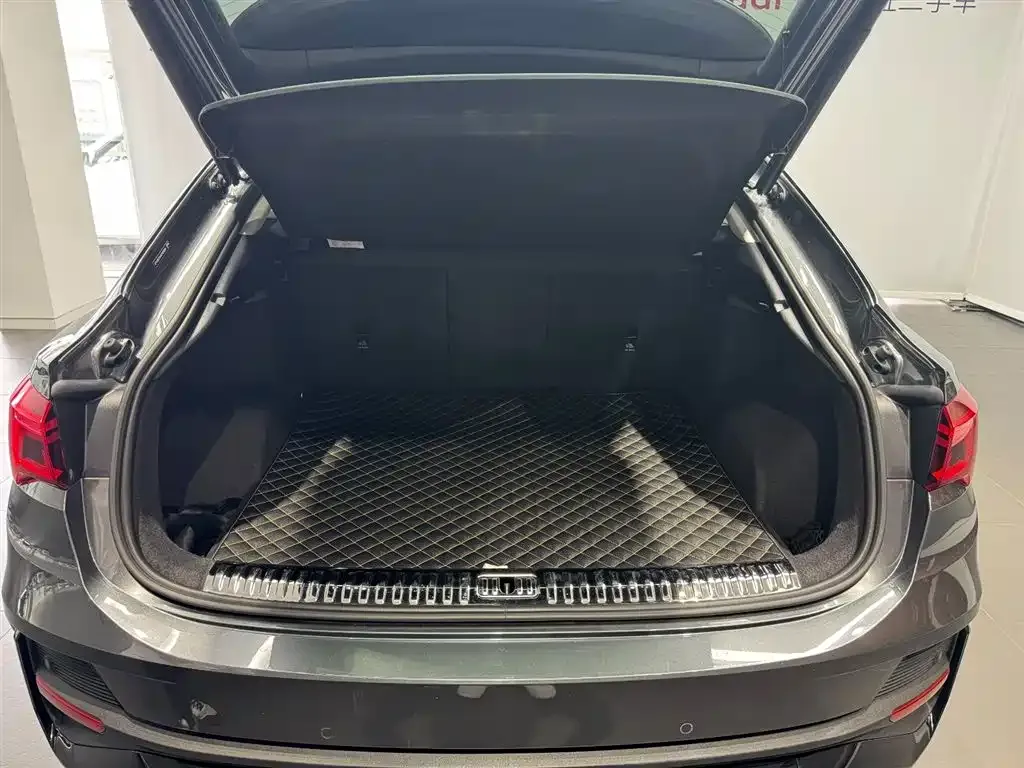 Audi Q3 Sportback — фото 10