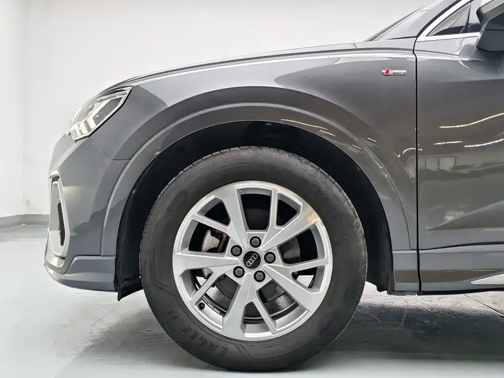 Audi Q3 Sportback — фото 10