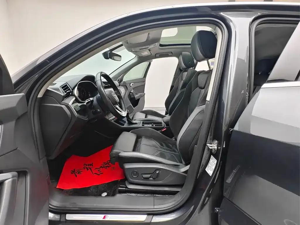 Audi Q3 Sportback — фото 9
