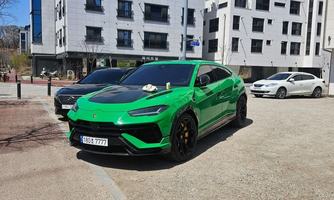 Lamborghini Urus — фото 10