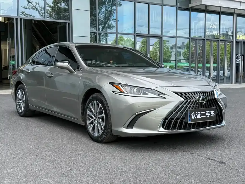 Lexus ES — фото 9