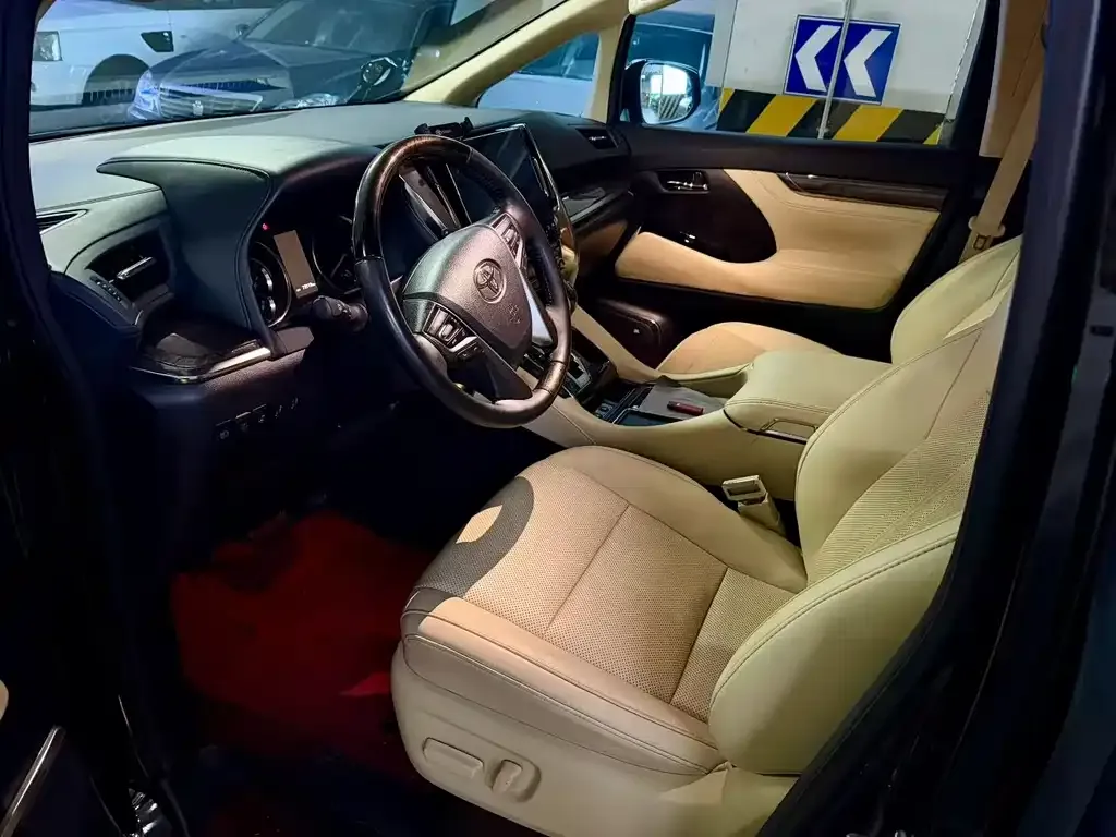 Toyota Vellfire — фото 2