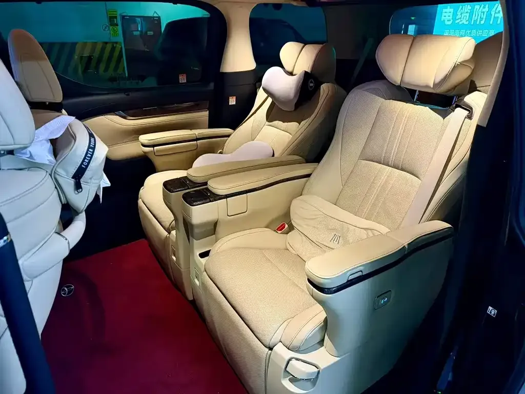 Toyota Vellfire — фото 5