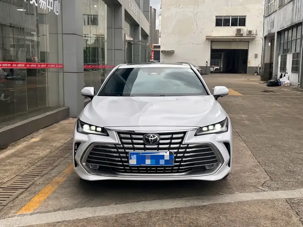 Toyota Avalon — фото 6