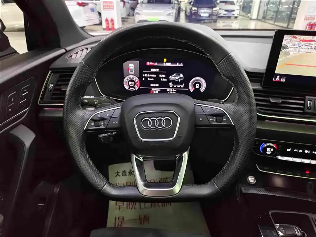 Audi Q5L Sportback — фото 5