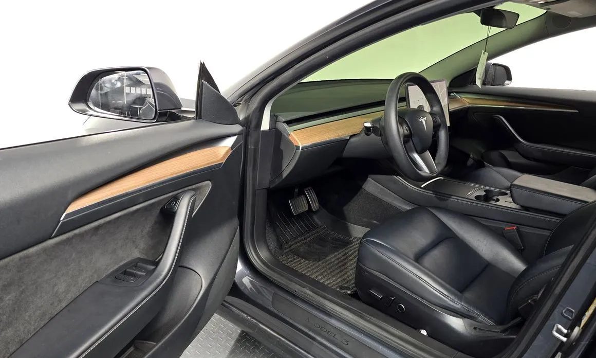 Tesla Model 3 — фото 10