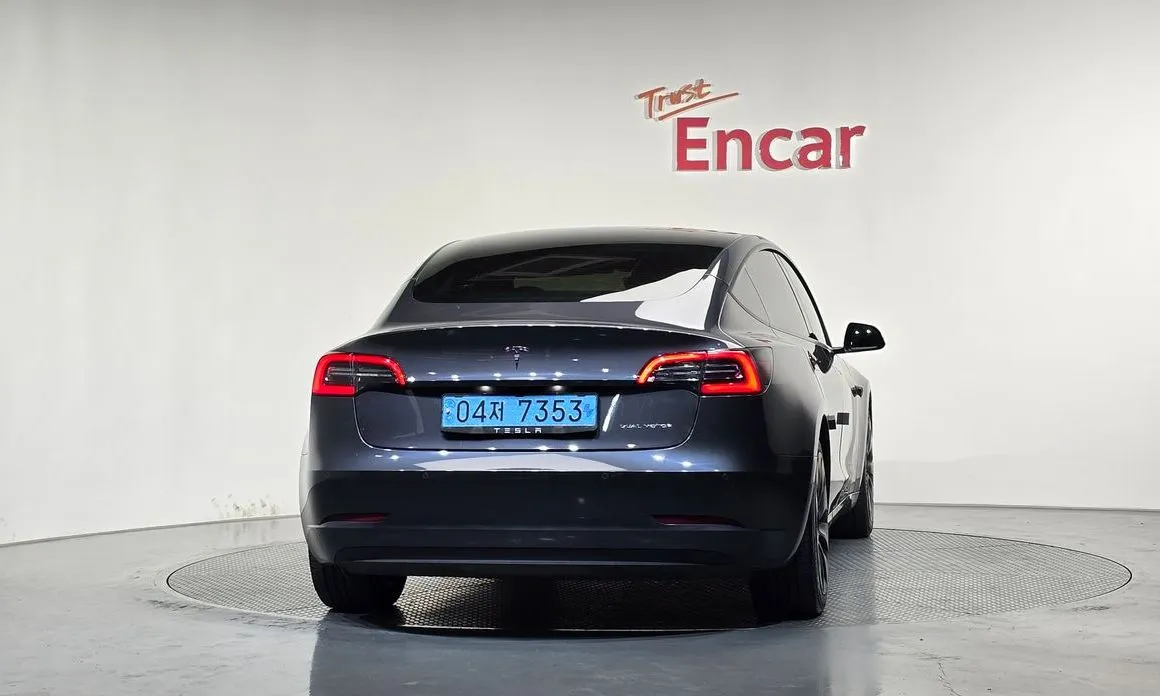 Tesla Model 3 — фото 2