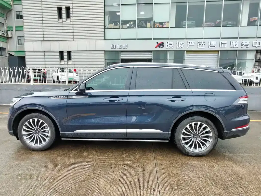 Lincoln Aviator — фото 9
