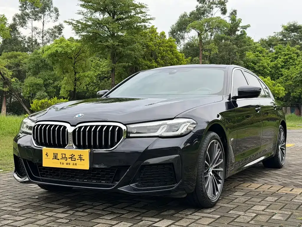 BMW 5 Series — фото 1