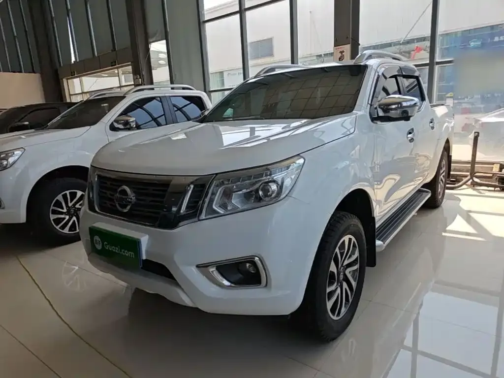 Nissan Navara — фото 1