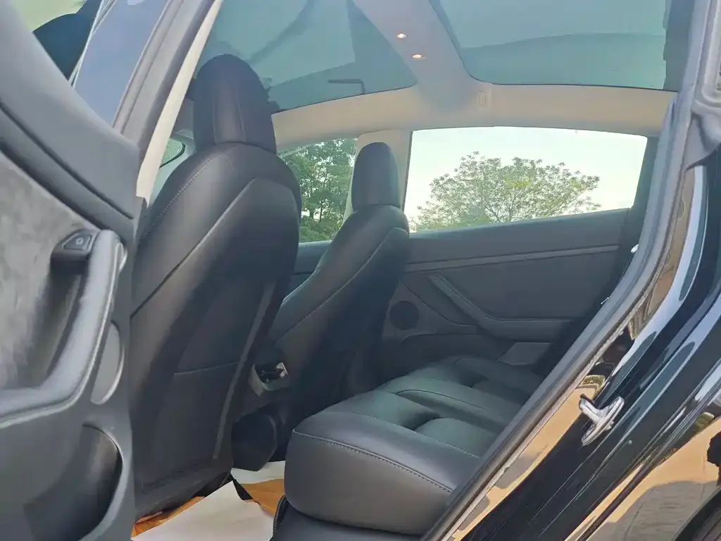 Tesla Model 3 — фото 3