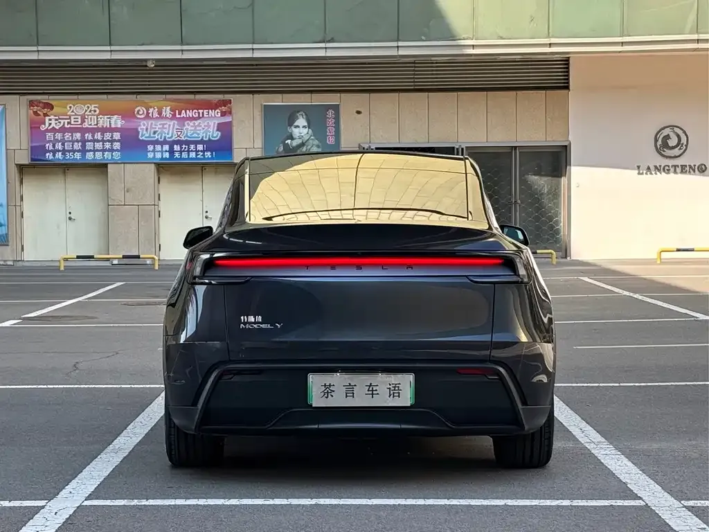 Tesla Model Y — фото 2