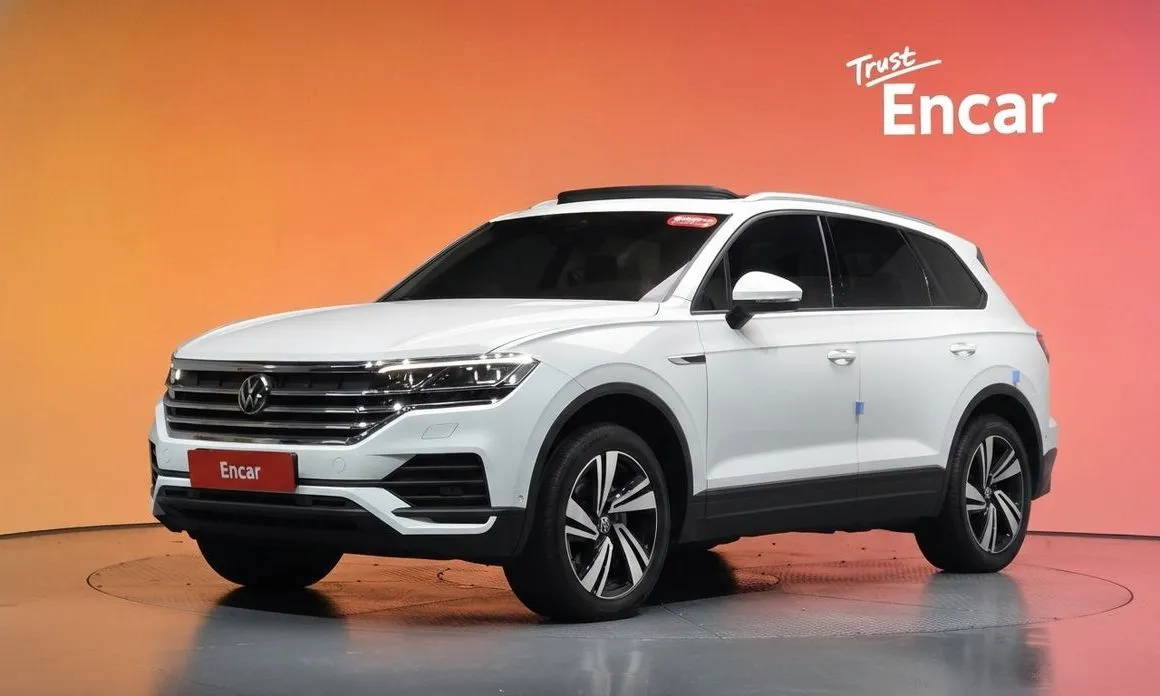Volkswagen Touareg — фото 1