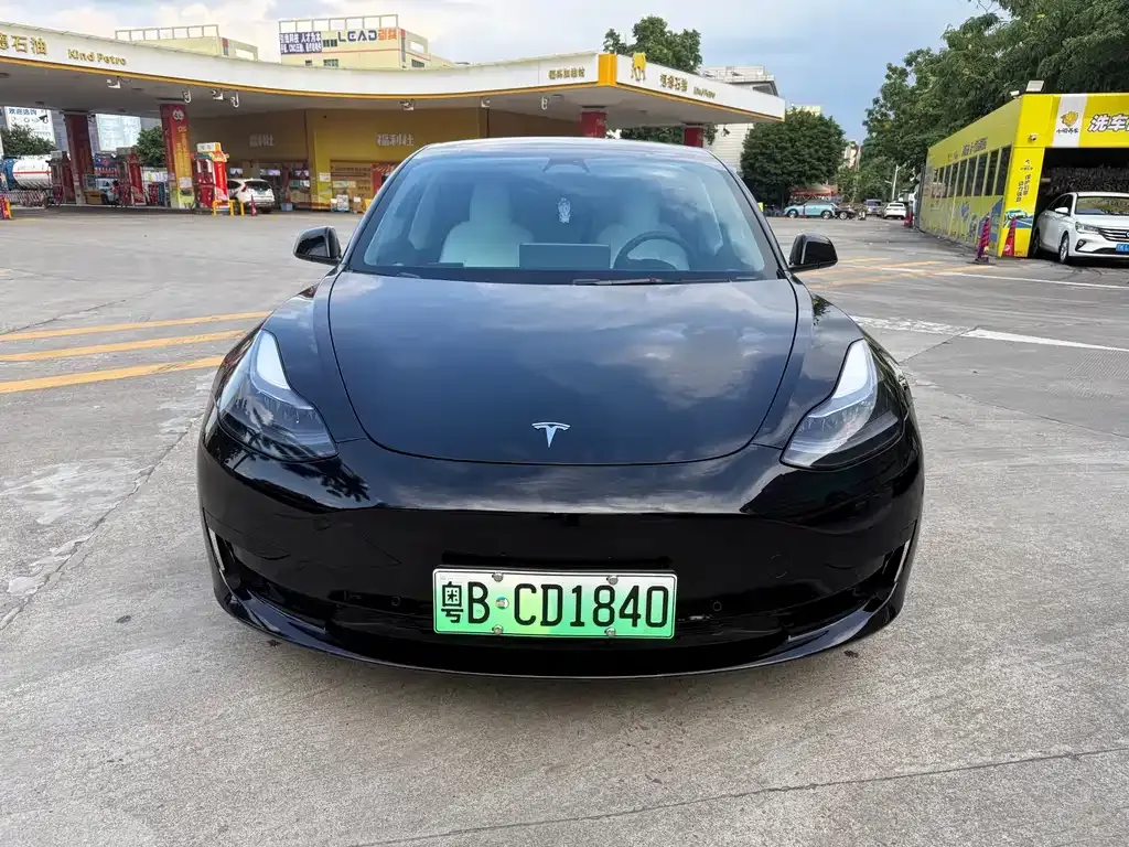 Tesla Model 3 — фото 3