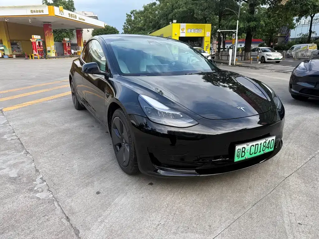 Tesla Model 3 — фото 7