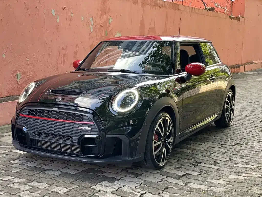 MINI JCW (John Cooper Works) — фото 1