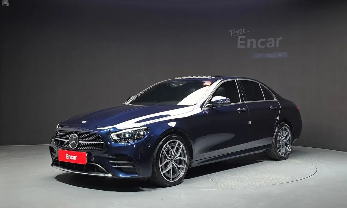 Mercedes-Benz E-Class — фото 1