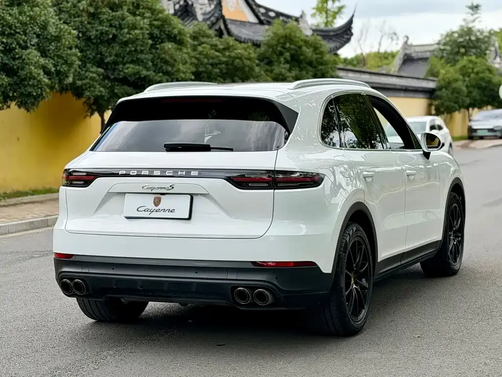 Porsche Cayenne — фото 8