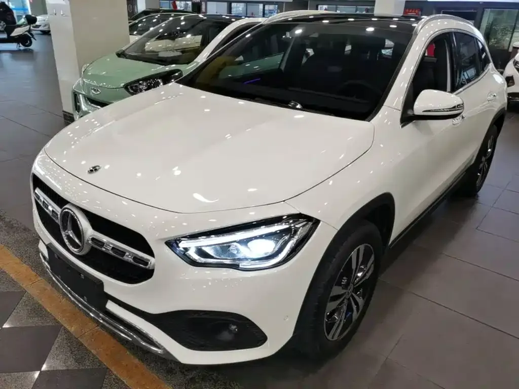 Mercedes-Benz GLA — фото 1