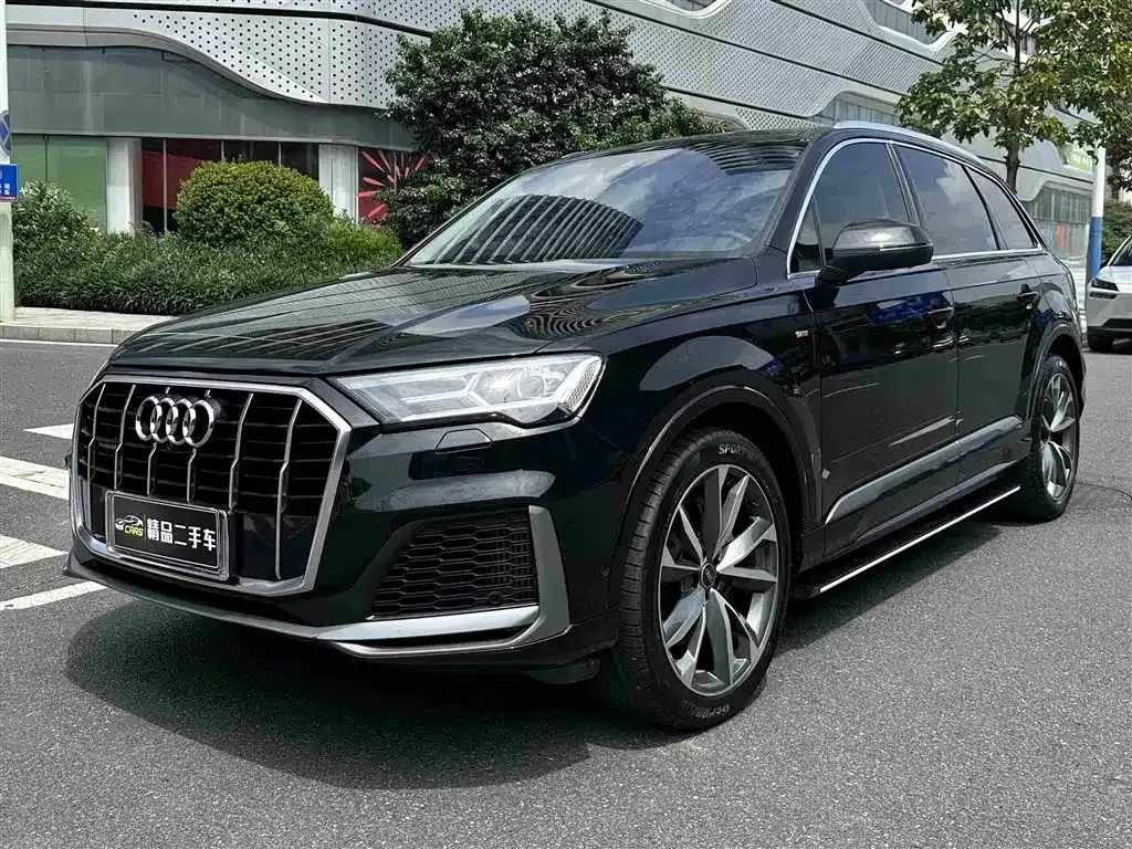 Audi Q7 — фото 1