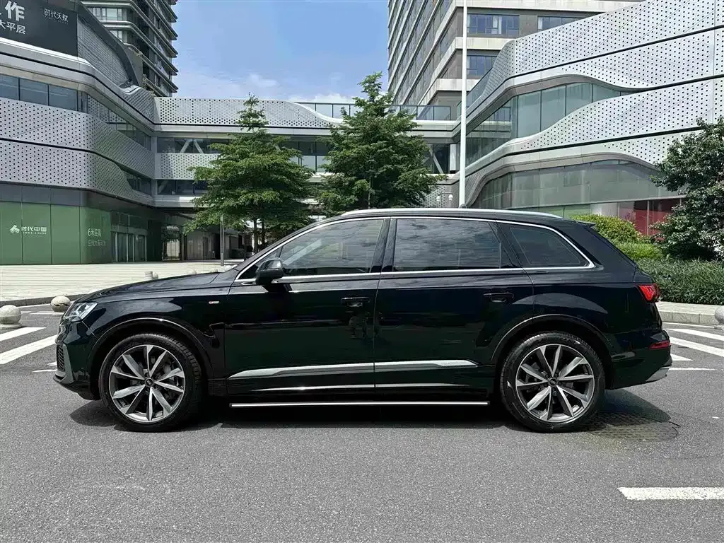 Audi Q7 — фото 9