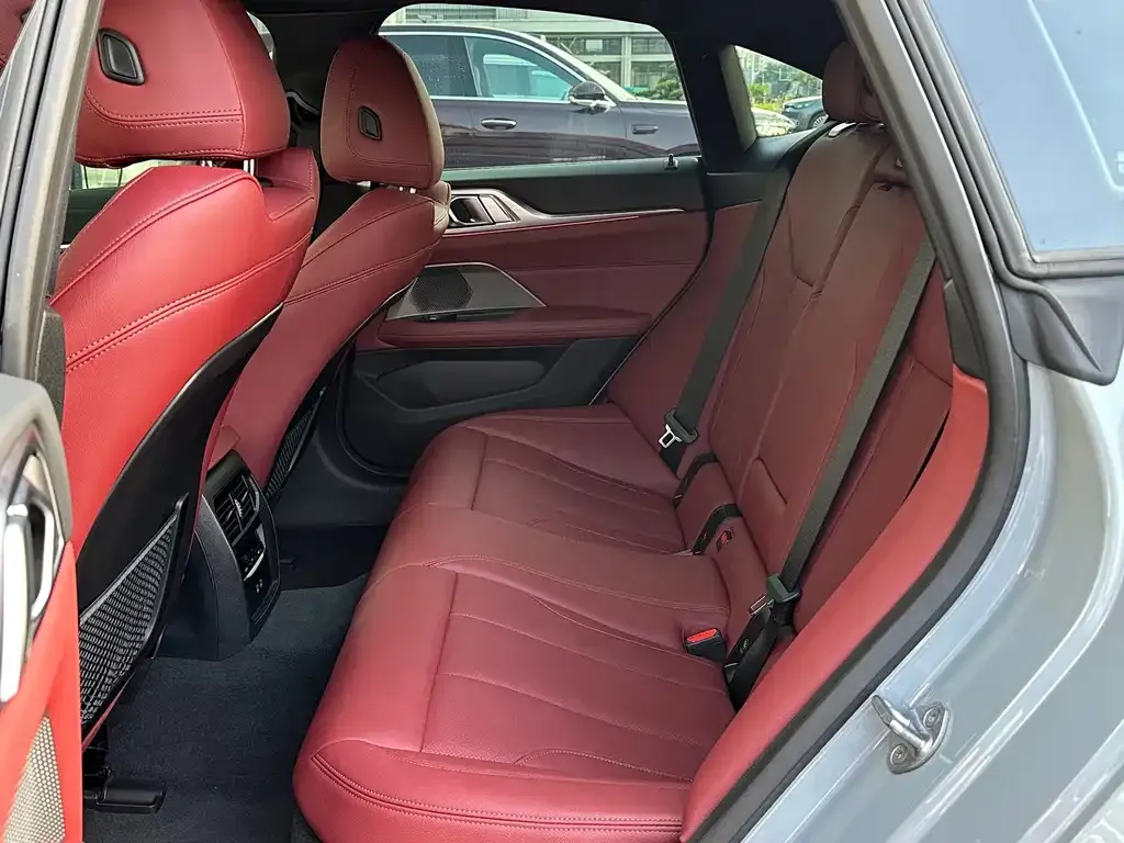 BMW i4 — фото 2