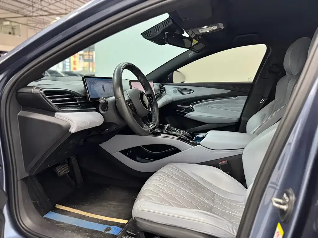 BYD Seal — фото 8