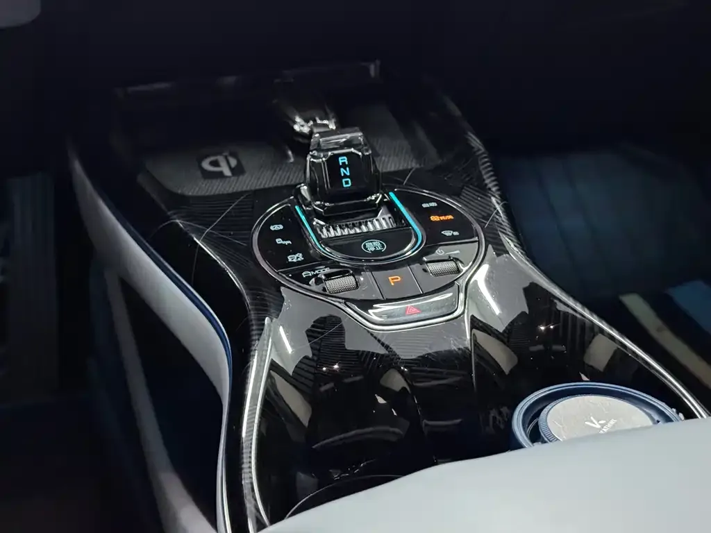 BYD Seal — фото 3