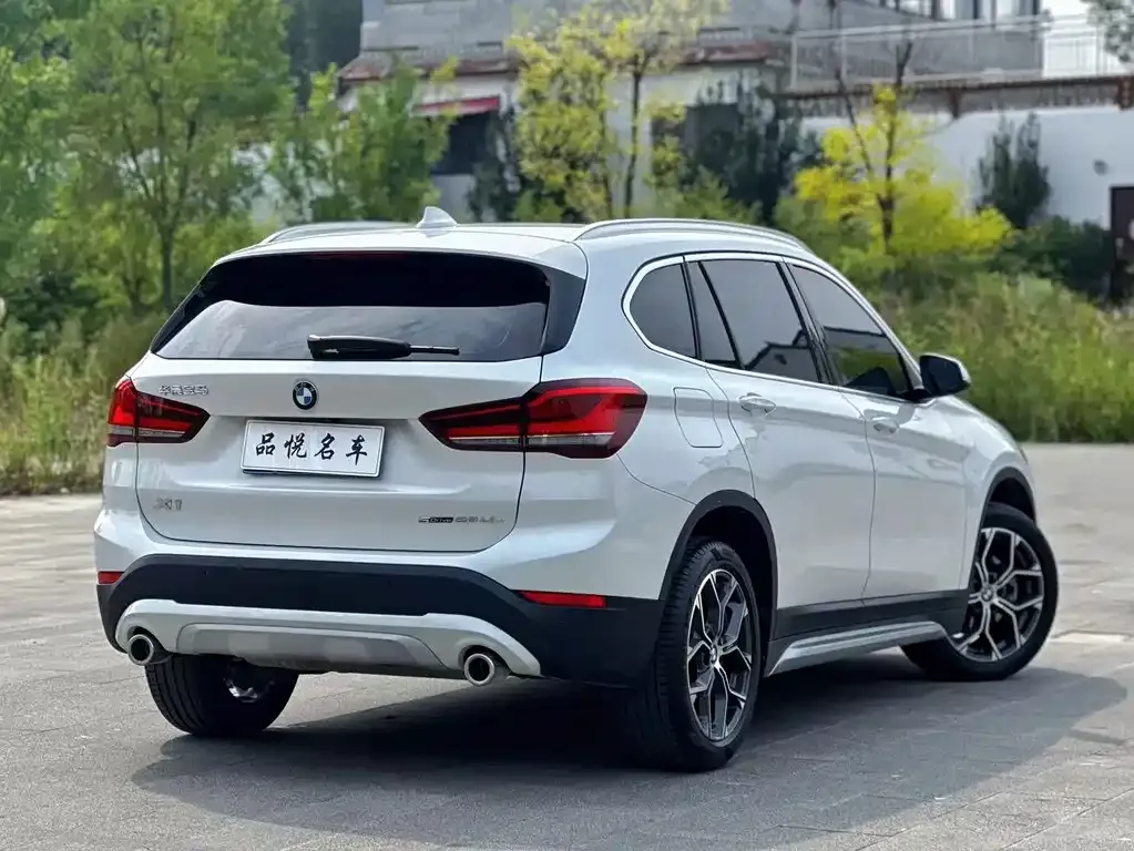 BMW X1 — фото 5