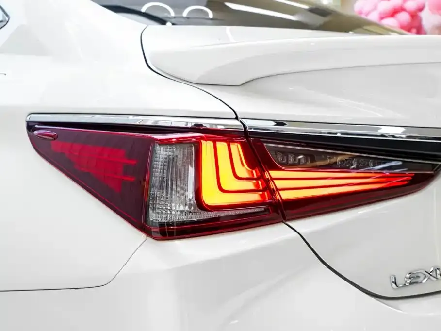 Lexus ES — фото 2
