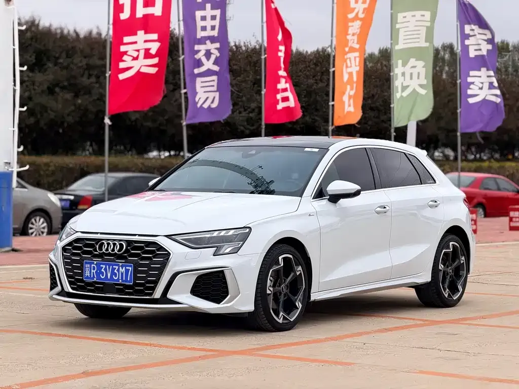Audi A3 — фото 1