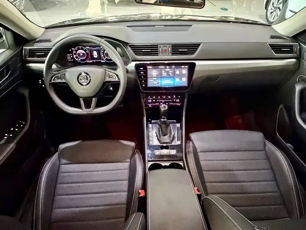 Skoda Superb — фото 4