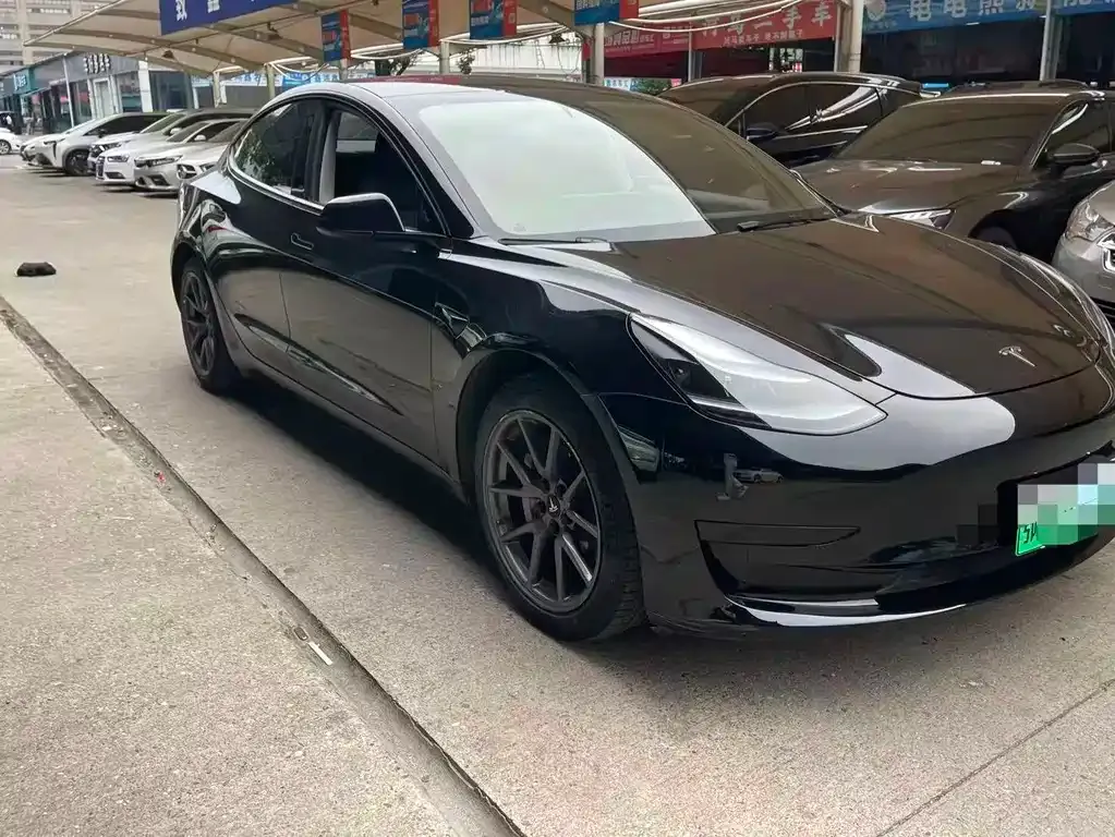 Tesla Model 3 — фото 5